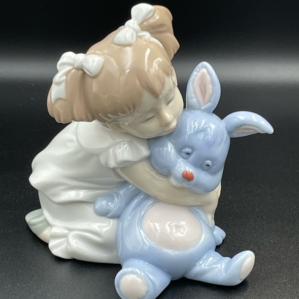 NAO 1997 Valencia Spain Daisa Porcelain Girl With Bunny Rabbit Figurine #1263